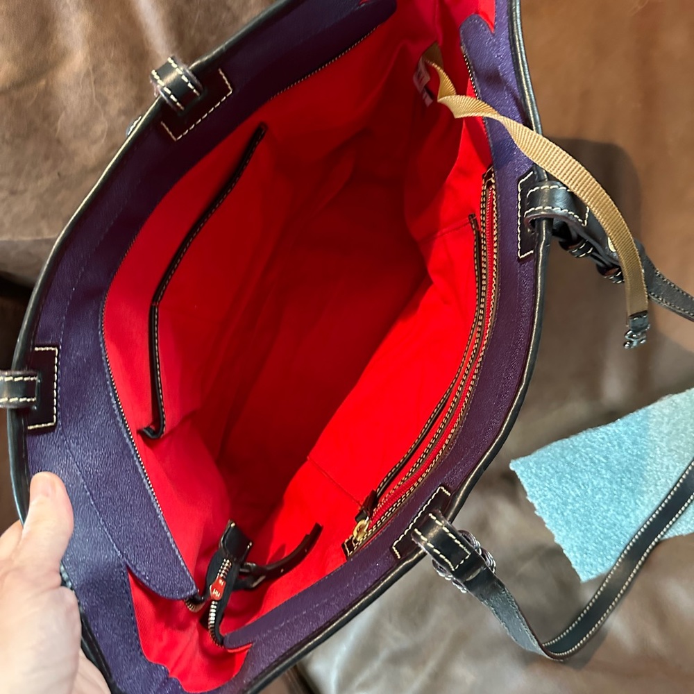 DISNEY DOONEY & BURKE 2017 park bag - Picture 9 of 15